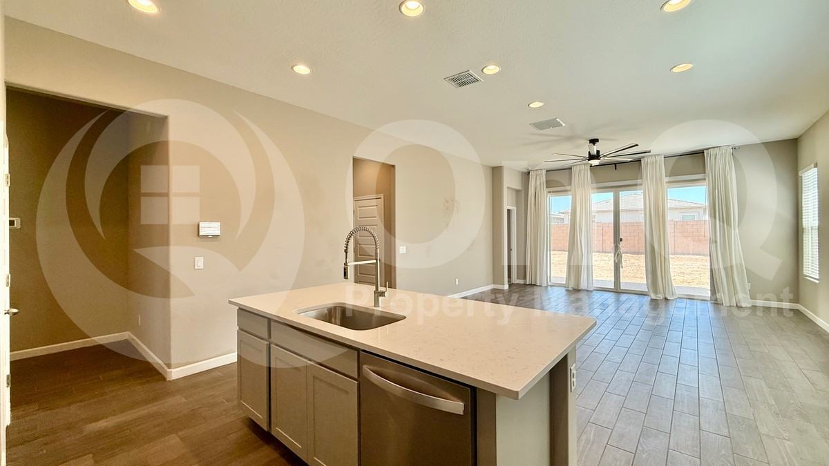 40847 W Hillman Dr - Photo 4 of 22