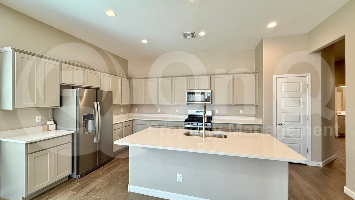 40847 W Hillman Dr - Photo 6 of 22