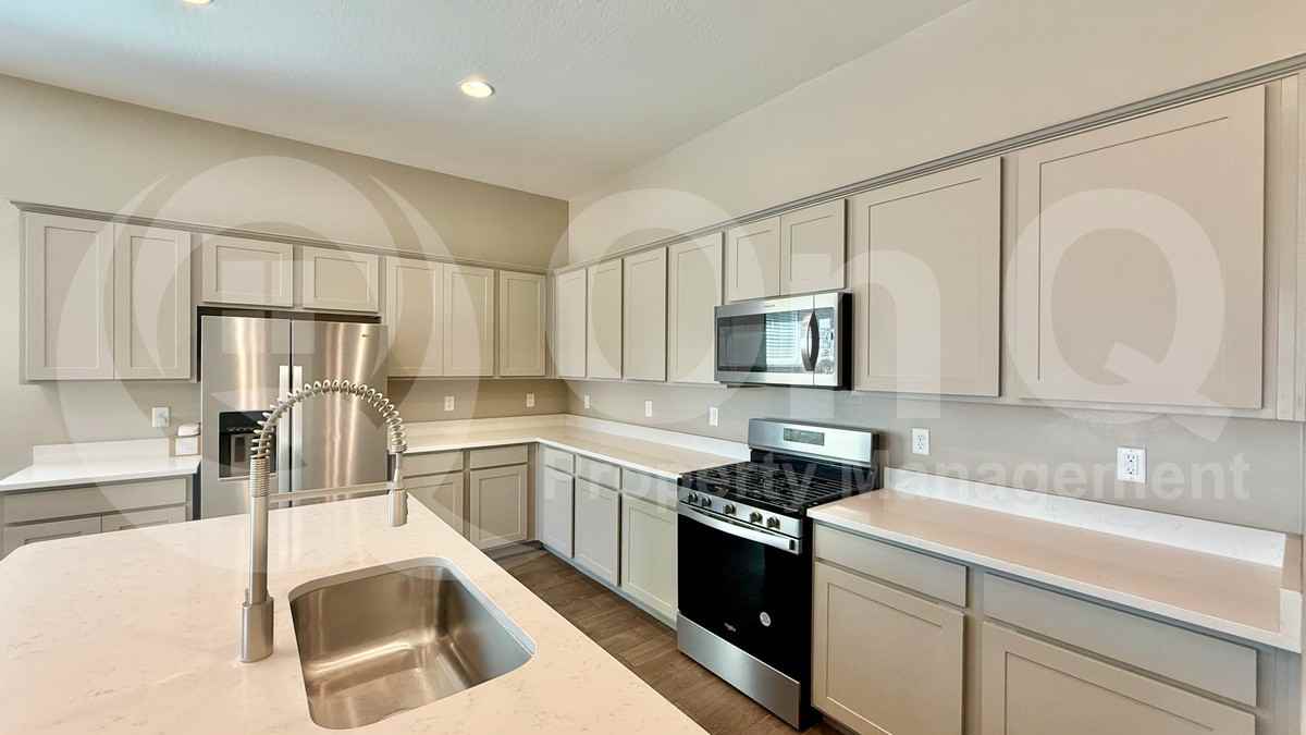 40847 W Hillman Dr - Photo 7 of 22