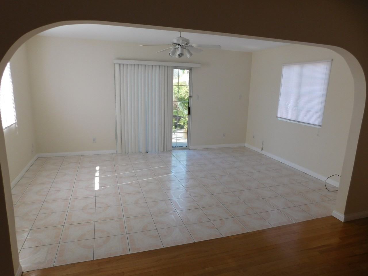 11009 Danube Ave - Photo 2 of 13