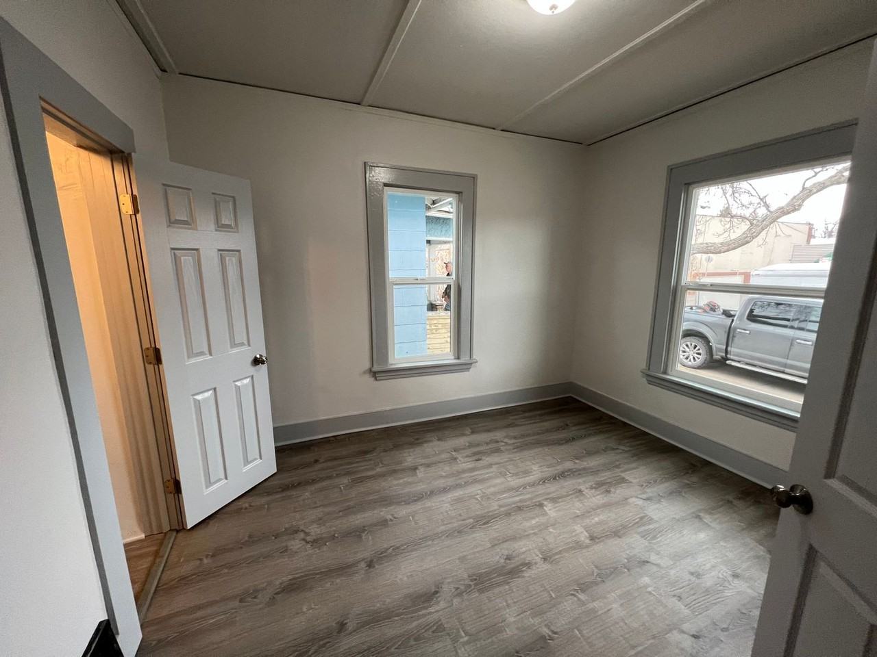 114 7th St S - Photo 2 of 7