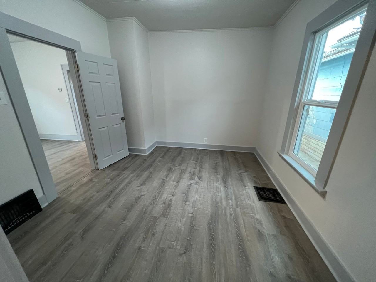 114 7th St S - Photo 5 of 7