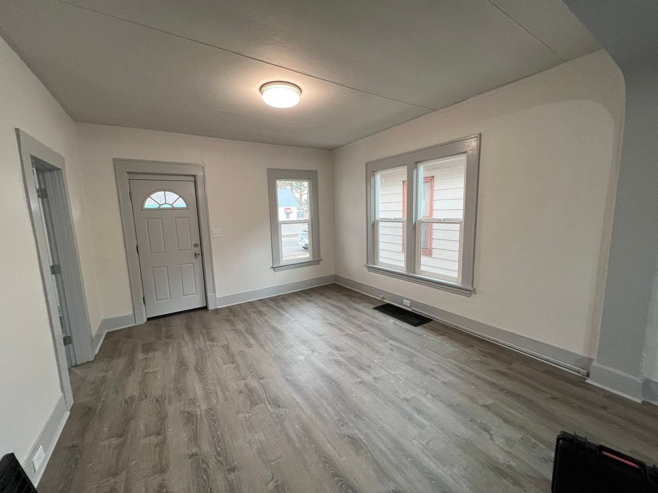 114 7th St S - Photo 6 of 7