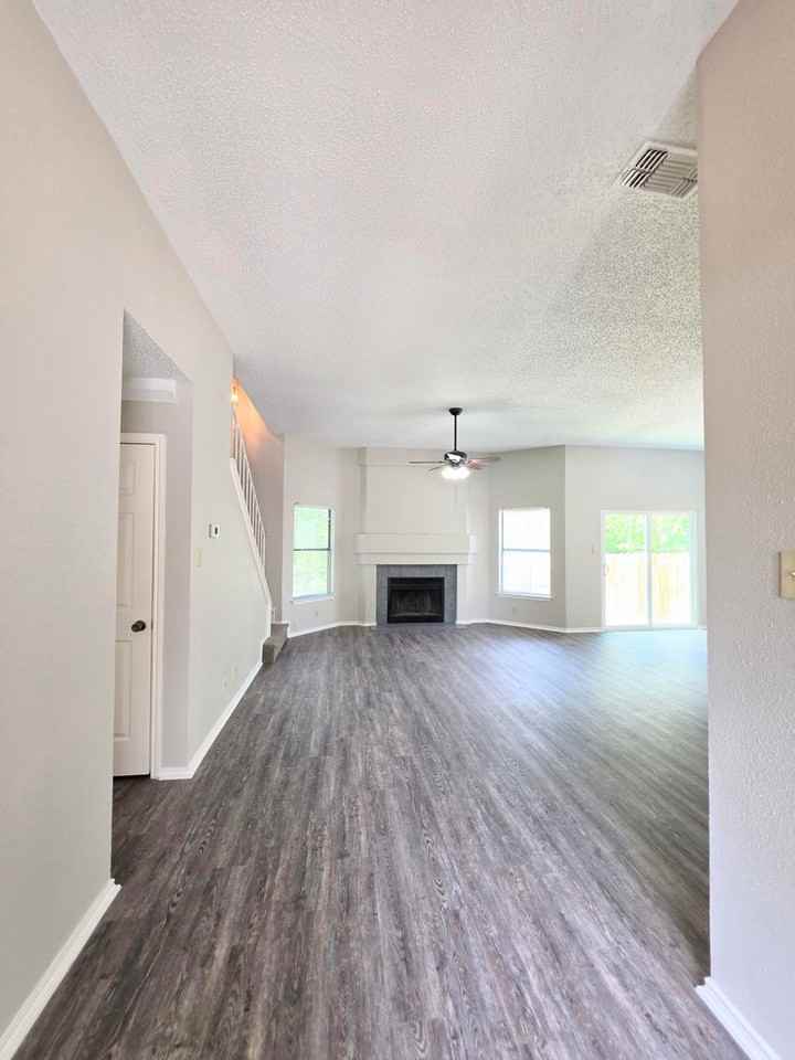 8562 Serene Ridge Dr - Photo 3 of 28