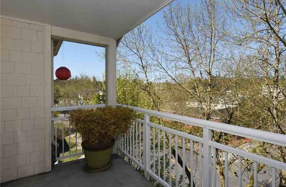 2805 Ne 125th St #501 - Photo 7 of 15