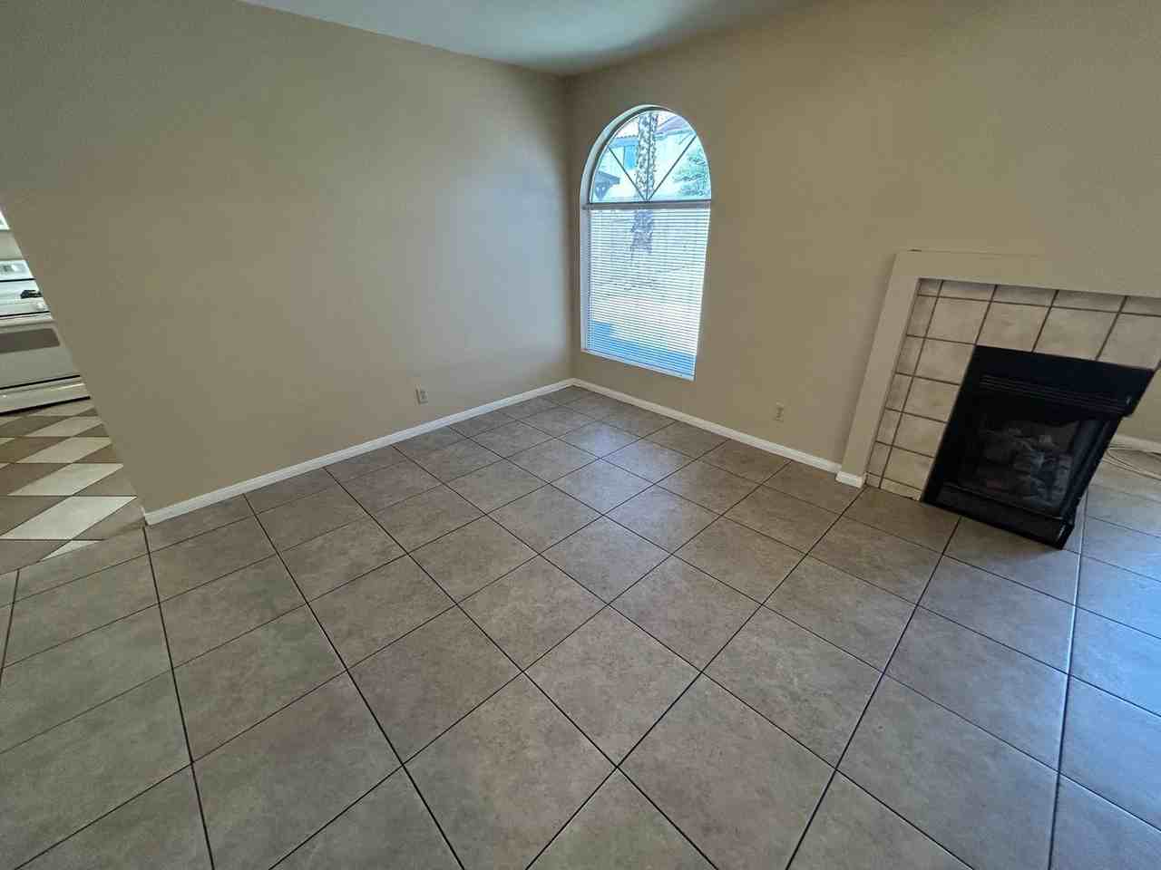 2806 Rungsted St - Photo 6 of 20