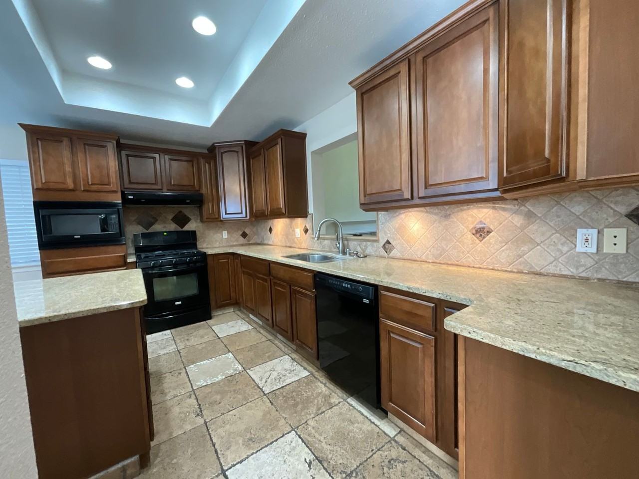 6357 N Barcus Ave - Photo 2 of 13
