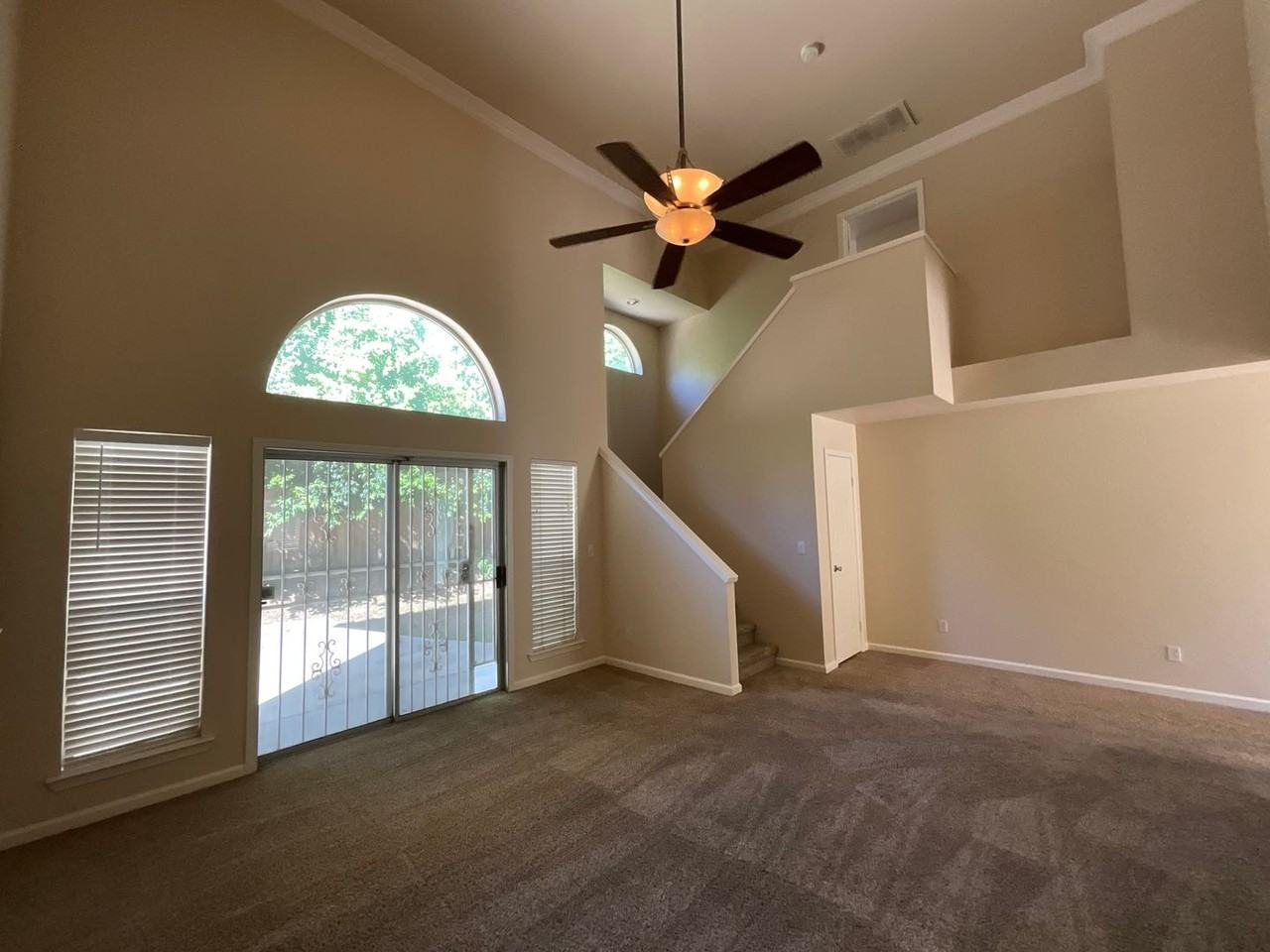 6357 N Barcus Ave - Photo 6 of 13