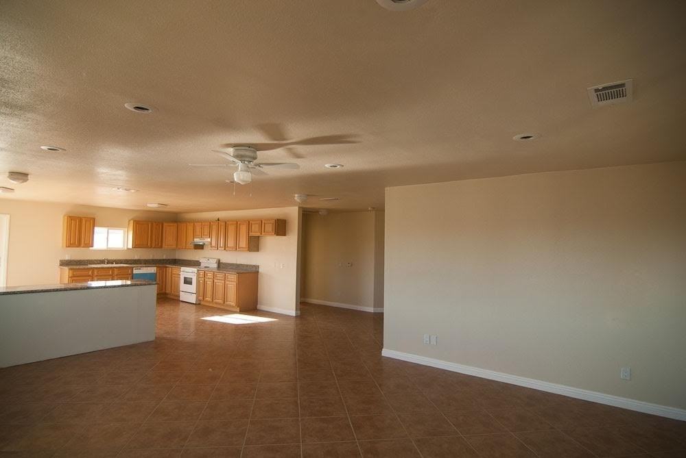 10600 Sheridan St - Photo 2 of 9