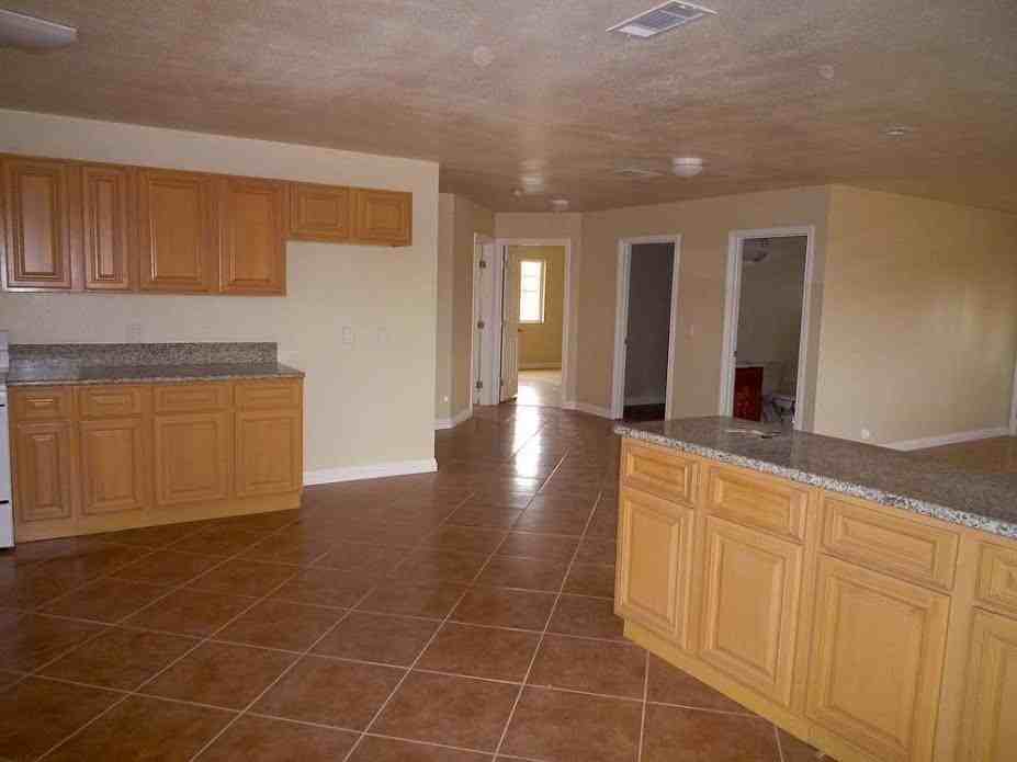10600 Sheridan St - Photo 3 of 9