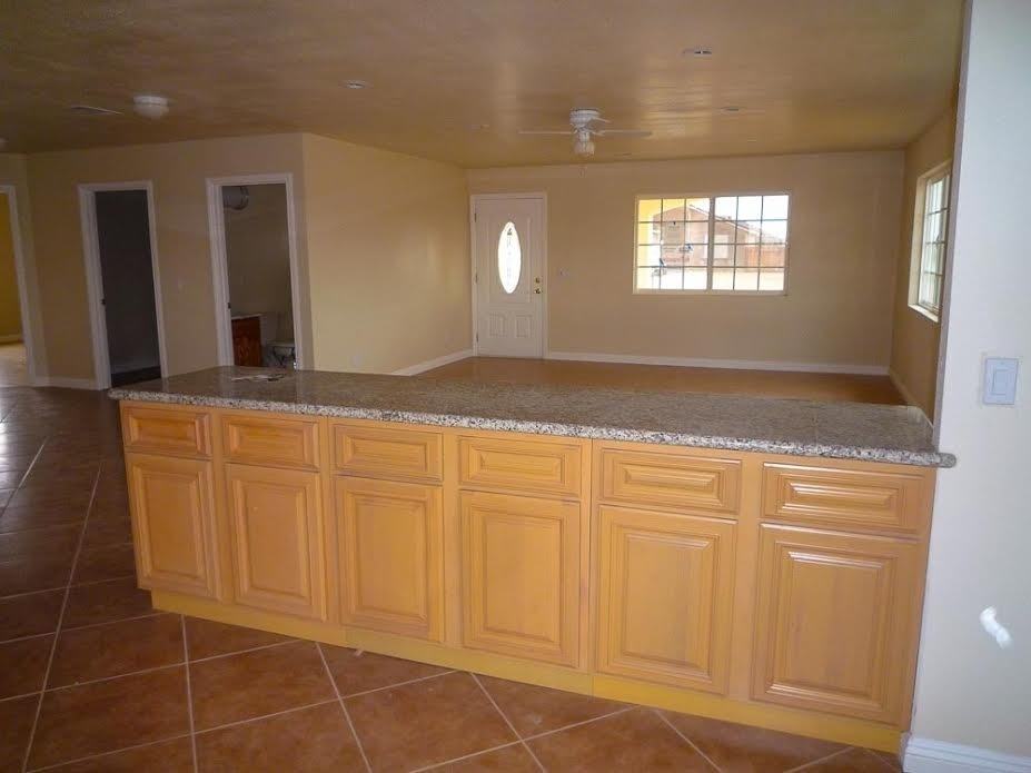 10600 Sheridan St - Photo 5 of 9