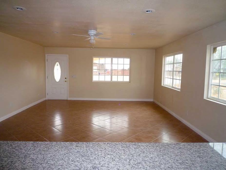 10600 Sheridan St - Photo 6 of 9