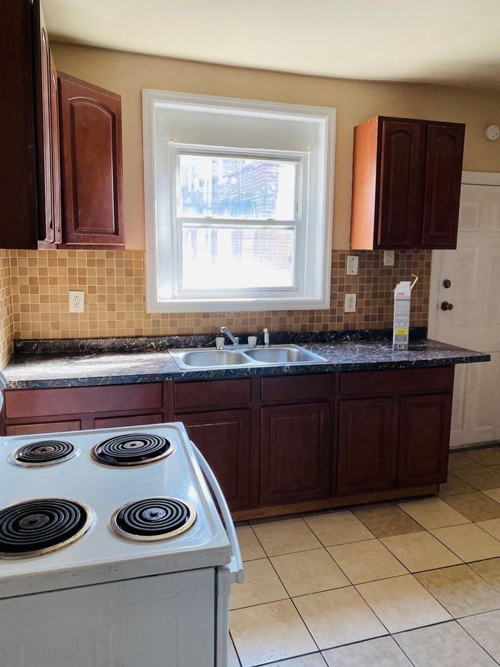 5447 Torresdale Ave - Photo 5 of 15