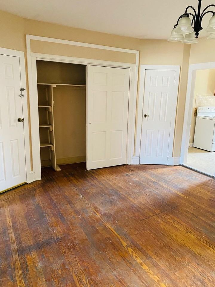 5447 Torresdale Ave - Photo 6 of 15