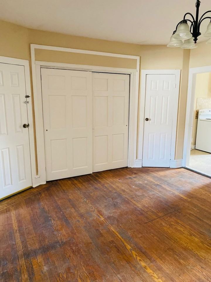 5447 Torresdale Ave - Photo 7 of 15