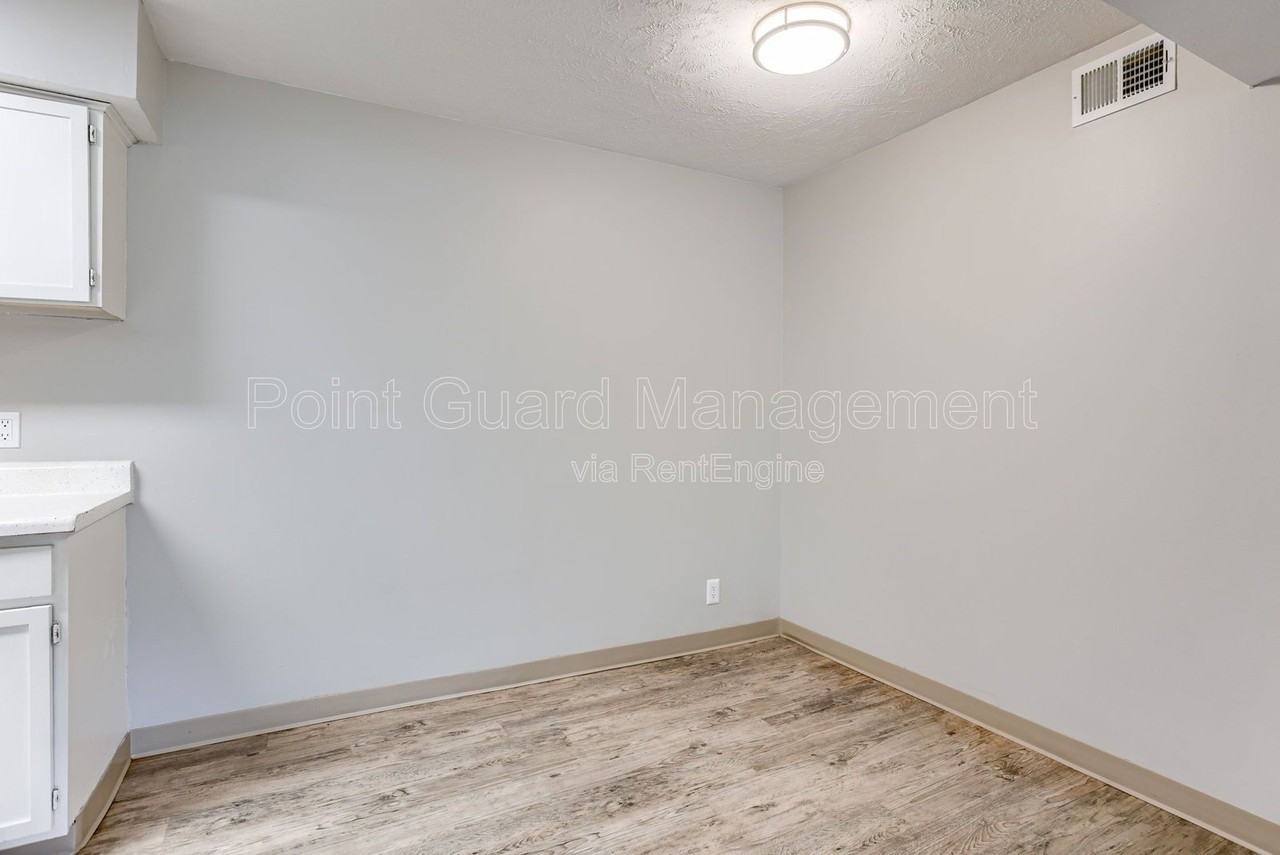 1403 Buck Dr #105 - Photo 5 of 25
