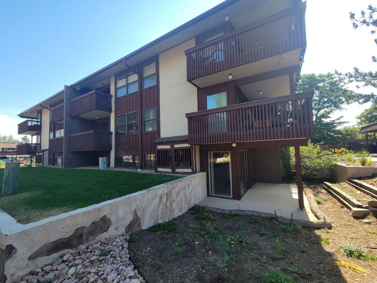 500 Manhattan Dr #D1