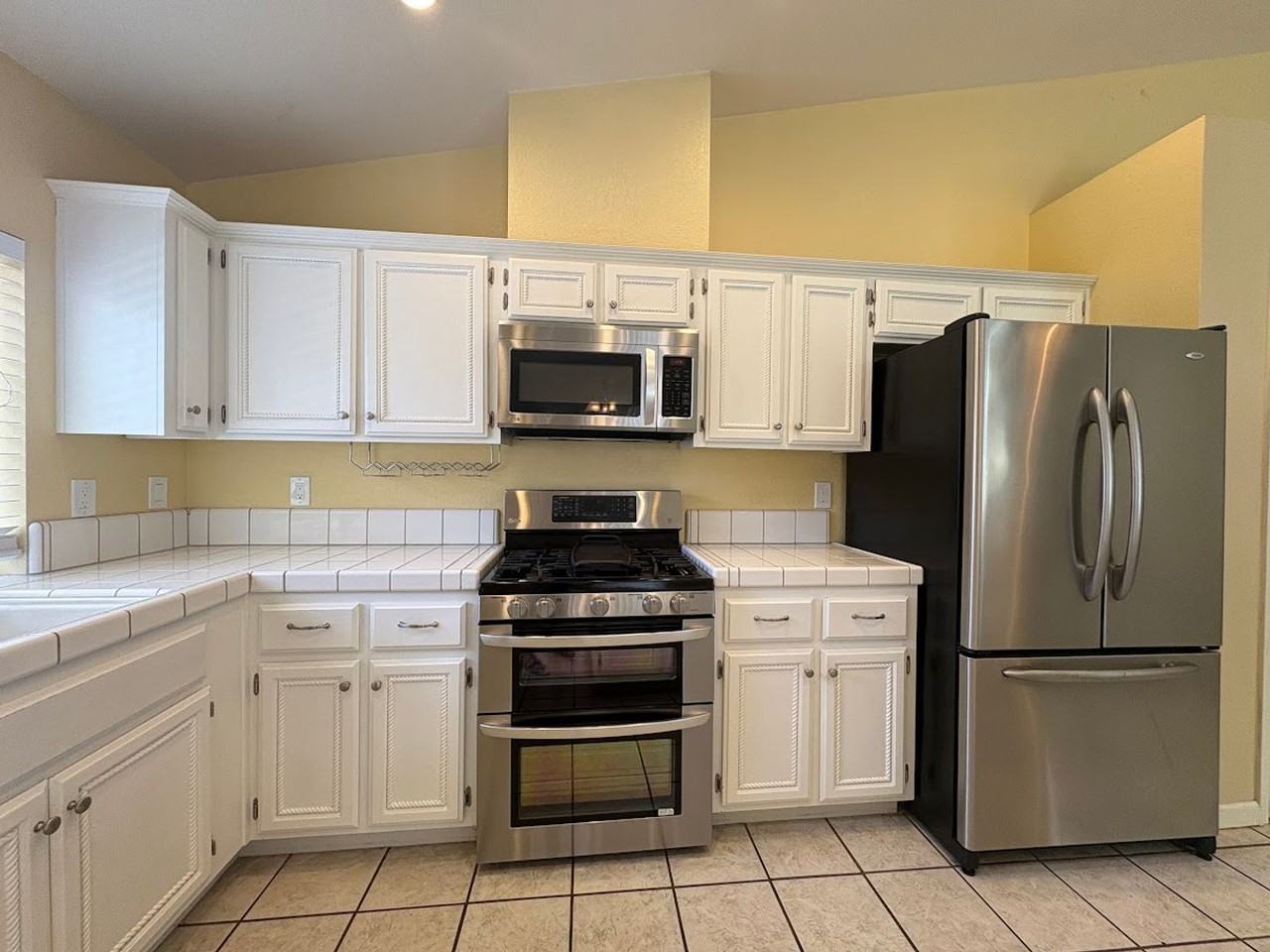 1141 Elderwood Dr - Photo 6 of 27