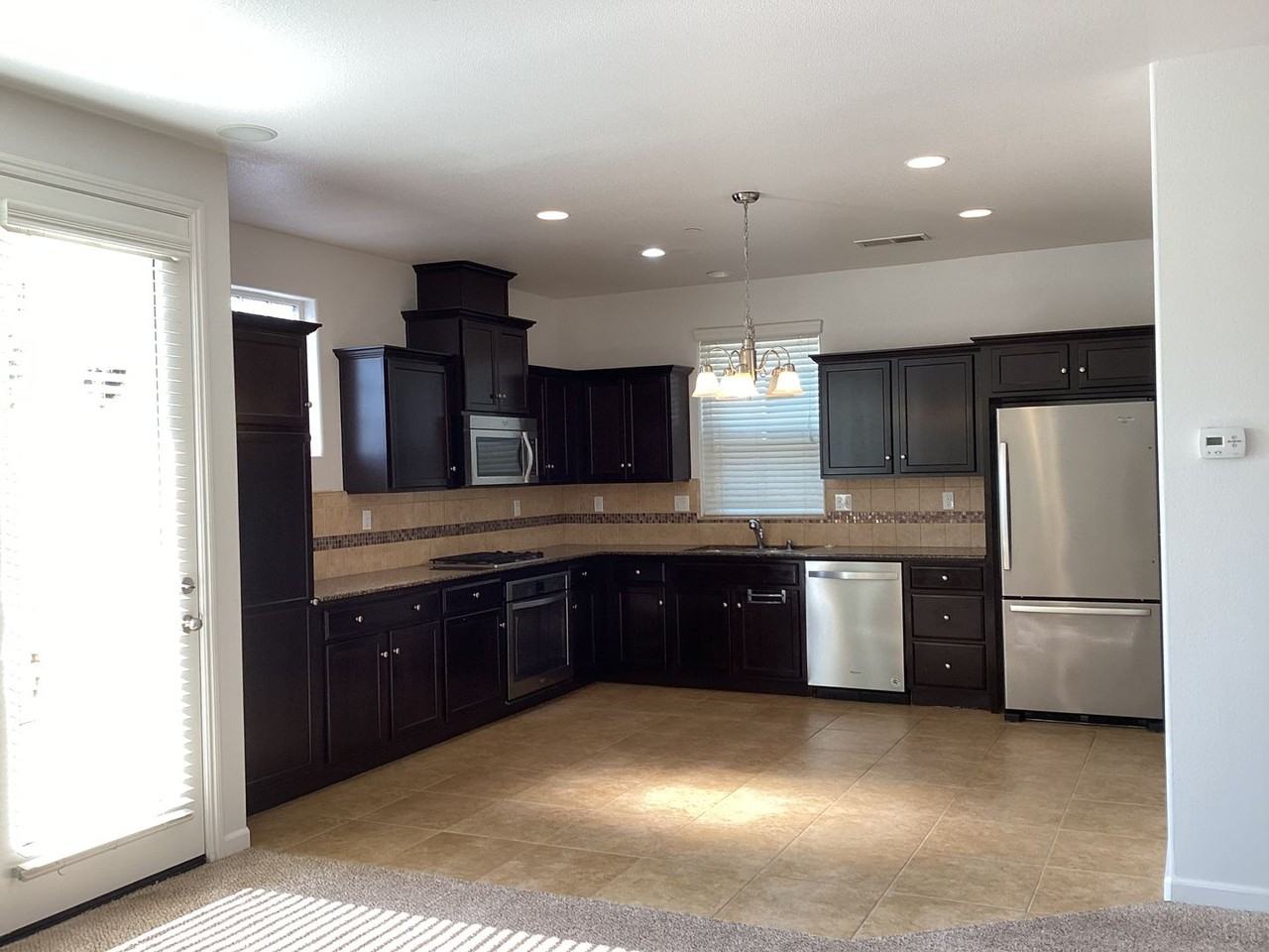 7082 N Refinement Dr - Photo 3 of 27