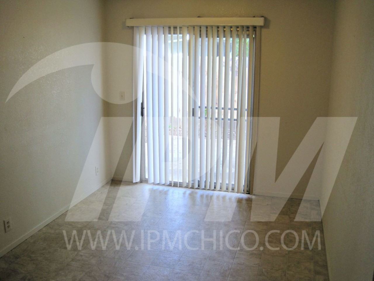 63 Glenshire Ln - Photo 3 of 9