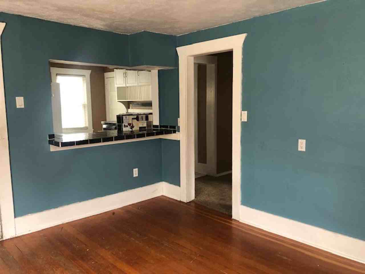 627 W Alice Ave - Photo 2 of 9