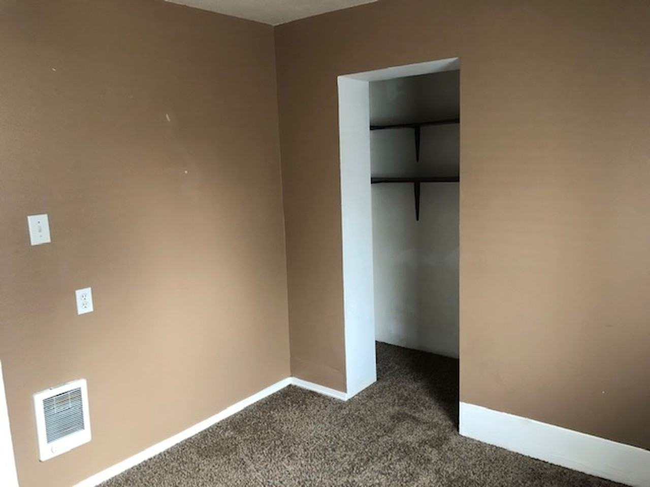 627 W Alice Ave - Photo 6 of 9