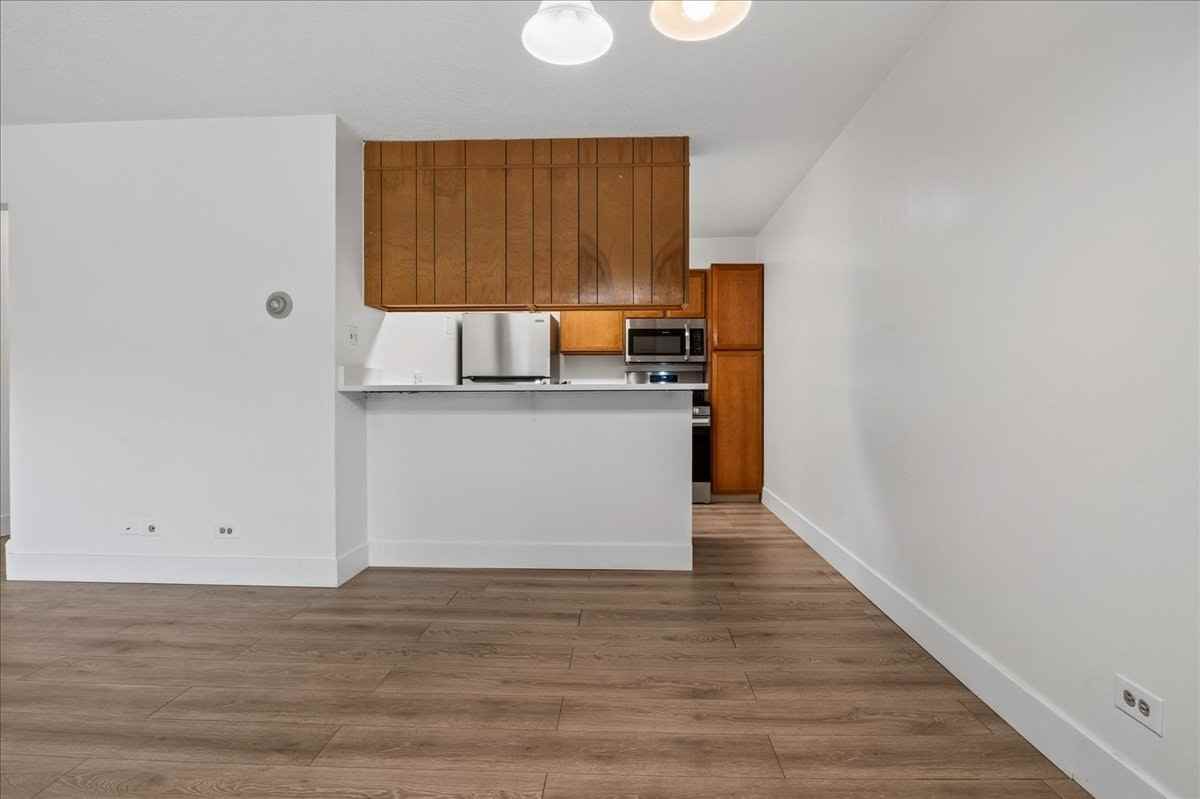 2150 South Vaughn Way, Unit 202 - Photo 7 of 26