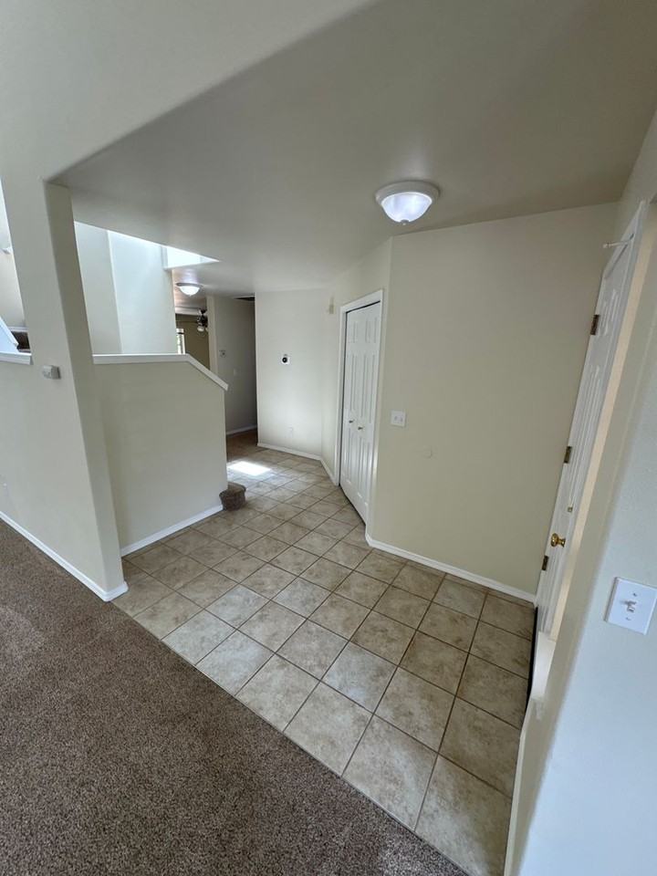 4997 Sw Roseberry St - Photo 2 of 22