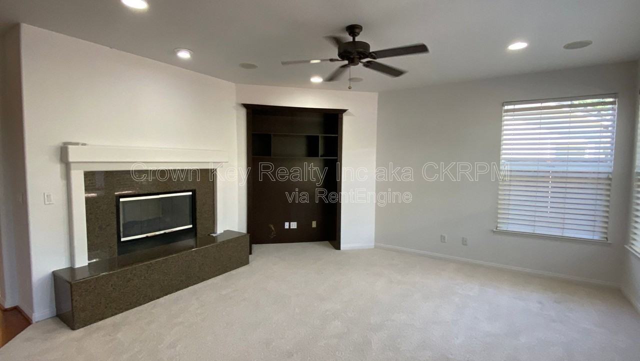 1030 Eastlake Cir - Photo 6 of 39