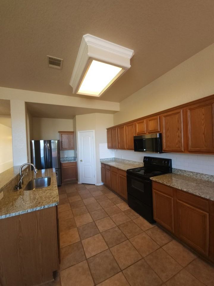 21215 Encino Ash - Photo 4 of 22