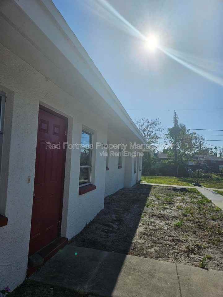 5436 6th Ave - Photo 3 of 8