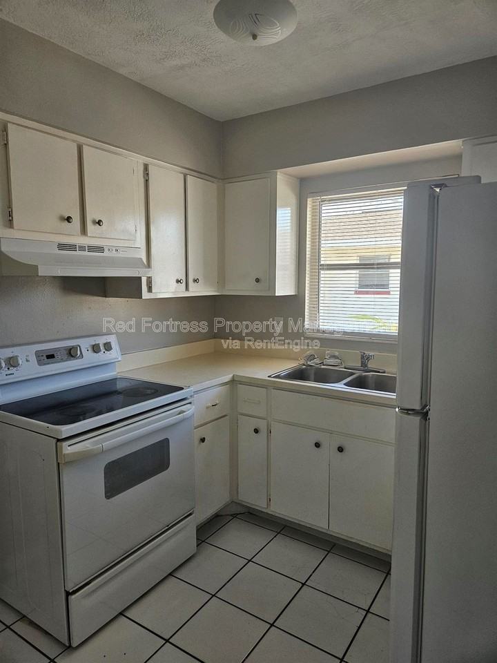 5436 6th Ave - Photo 5 of 8