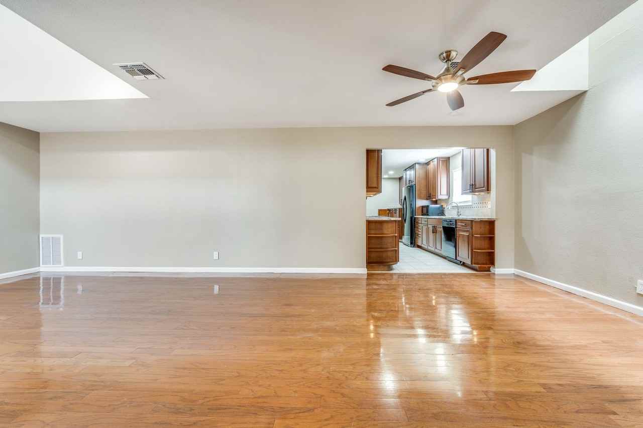 201 W Craig Pl #N - Photo 5 of 25