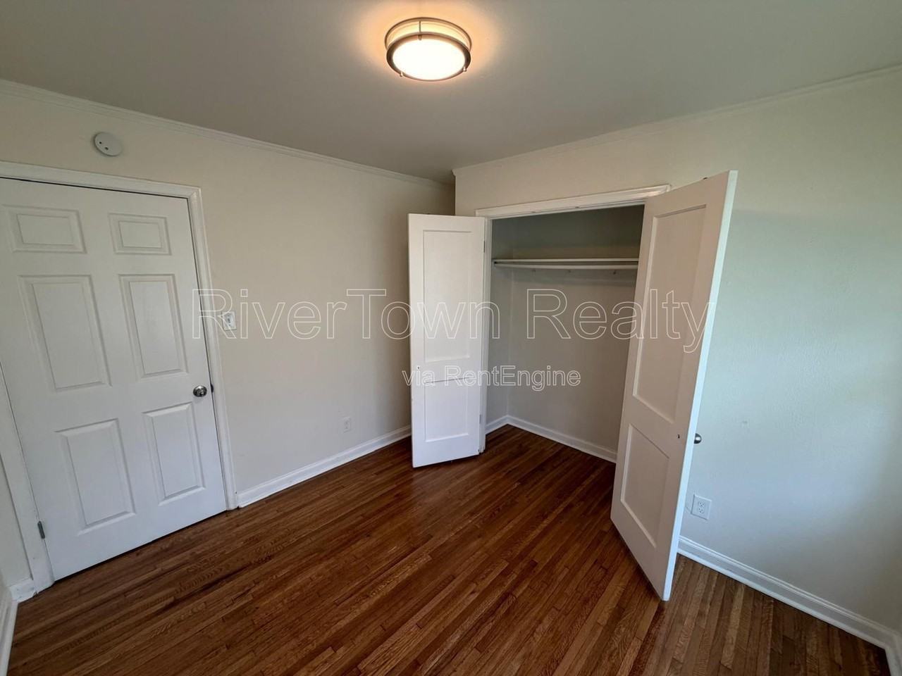 4550 Quince Rd - Photo 3 of 16