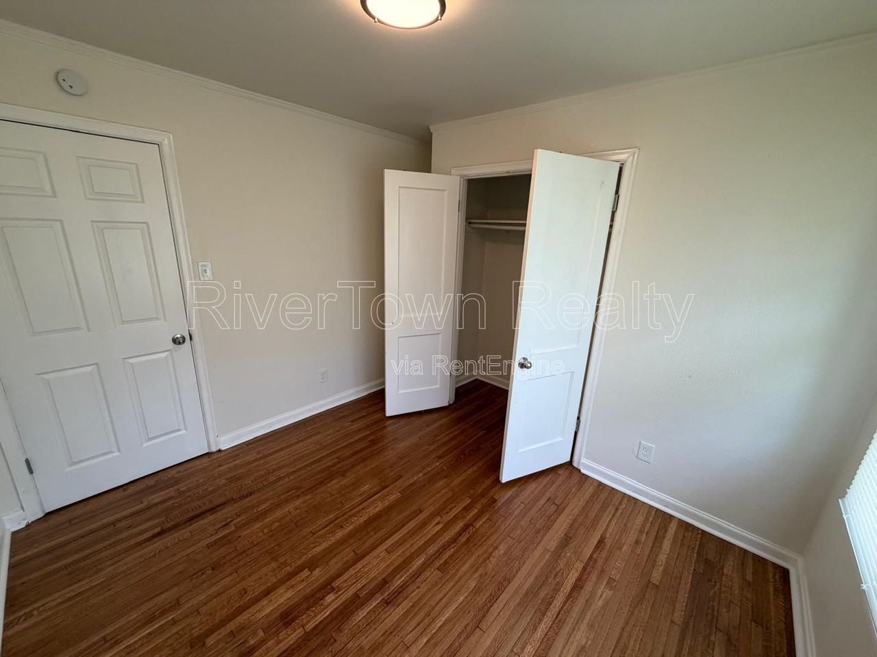 4550 Quince Rd - Photo 4 of 16