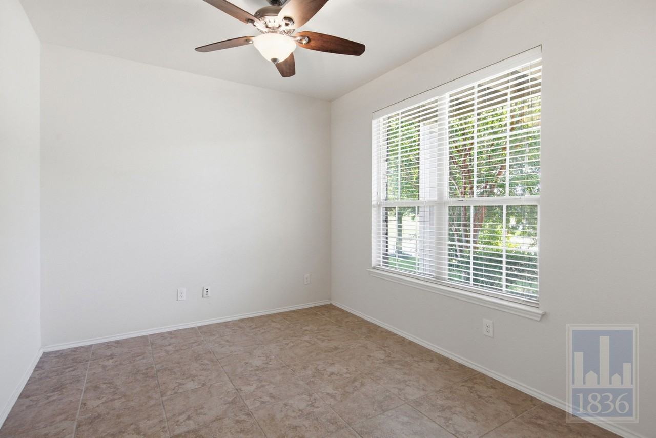 18713 Falcon Pointe Blvd - Photo 7 of 50