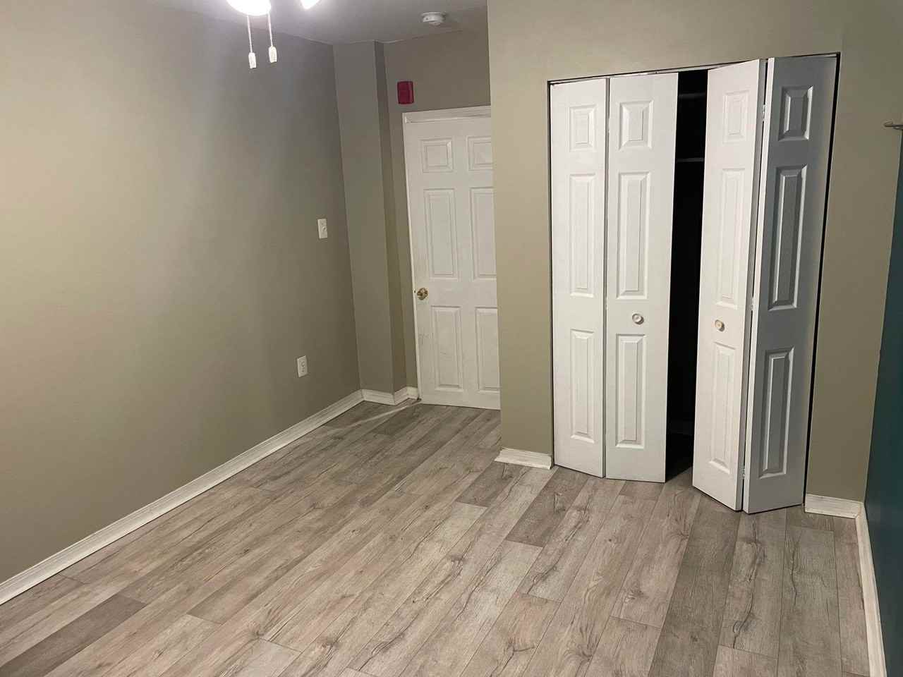 909 S 21st St #2 - Photo 6 of 11