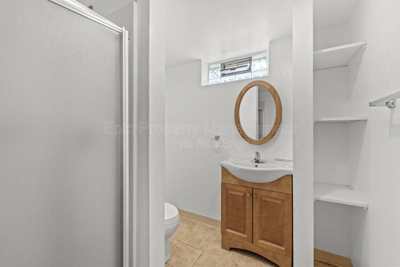 2121 Euclid St - Photo 6 of 14
