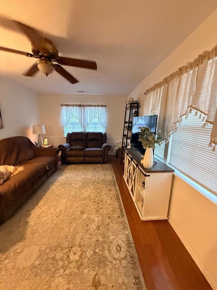 17 Prince William Dr - Photo 2 of 18