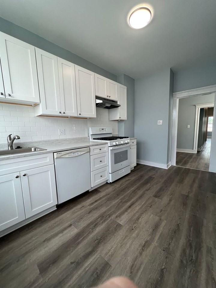41 Hooker St - Photo 2 of 10