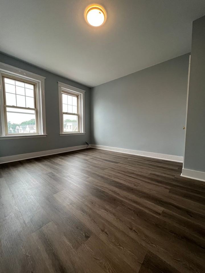 41 Hooker St - Photo 7 of 10