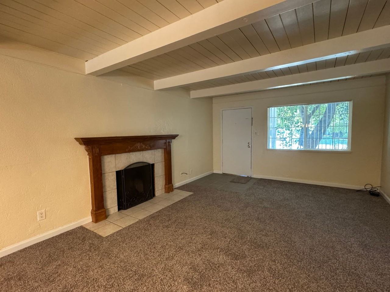 6542 Leesburg Pl - Photo 4 of 23