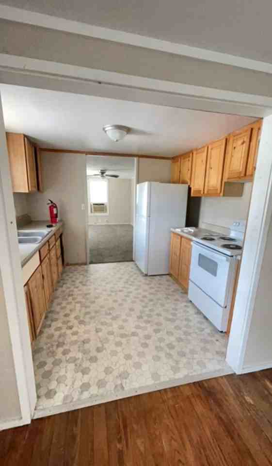 513 S 1st St - Photo 3 of 14
