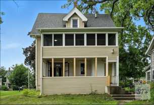 1933 4th Ave Se - Photo 1 of 1