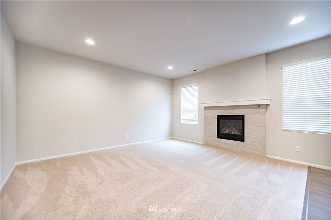 18837 105th Ave E - Photo 5 of 27