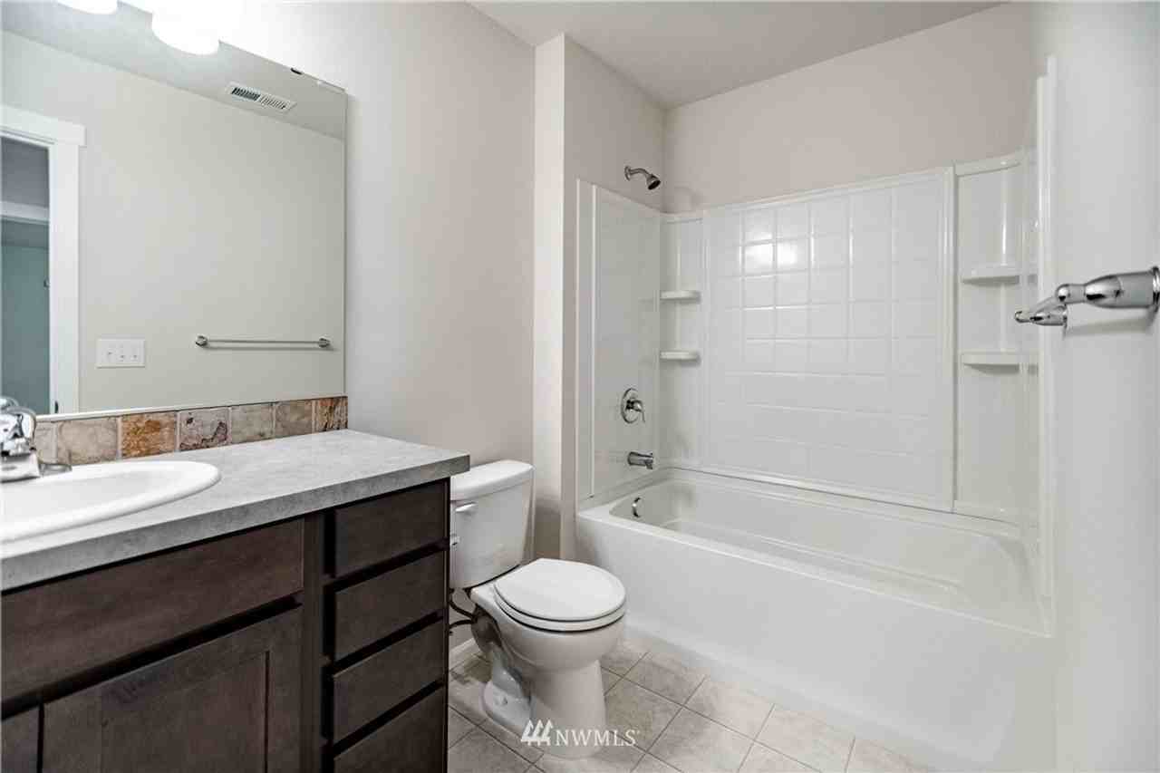 18837 105th Ave E - Photo 7 of 27