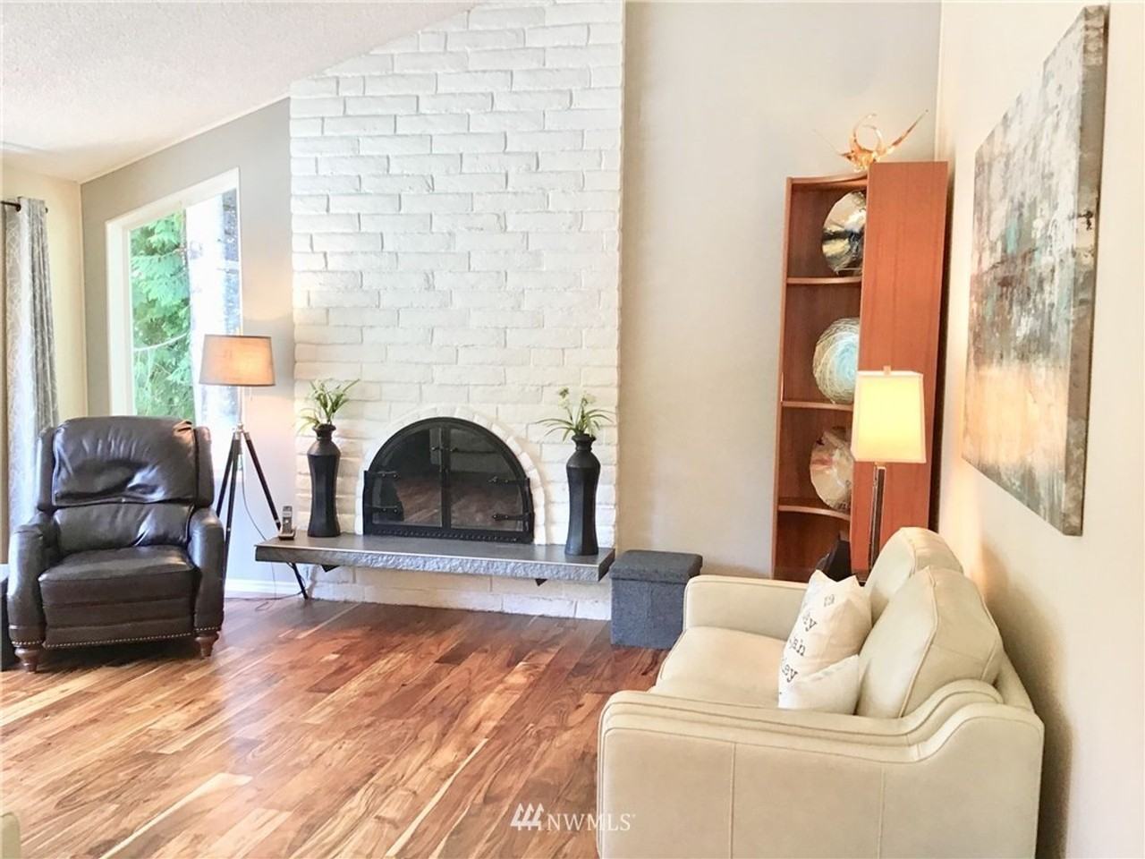 14306 88th Ave Ne - Photo 5 of 24