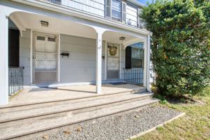 featured image of 5 5 Fern St - 5 Fern St (right side)
