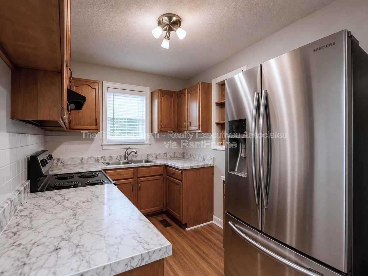 2540 Larkwood Ln - Photo 5 of 13