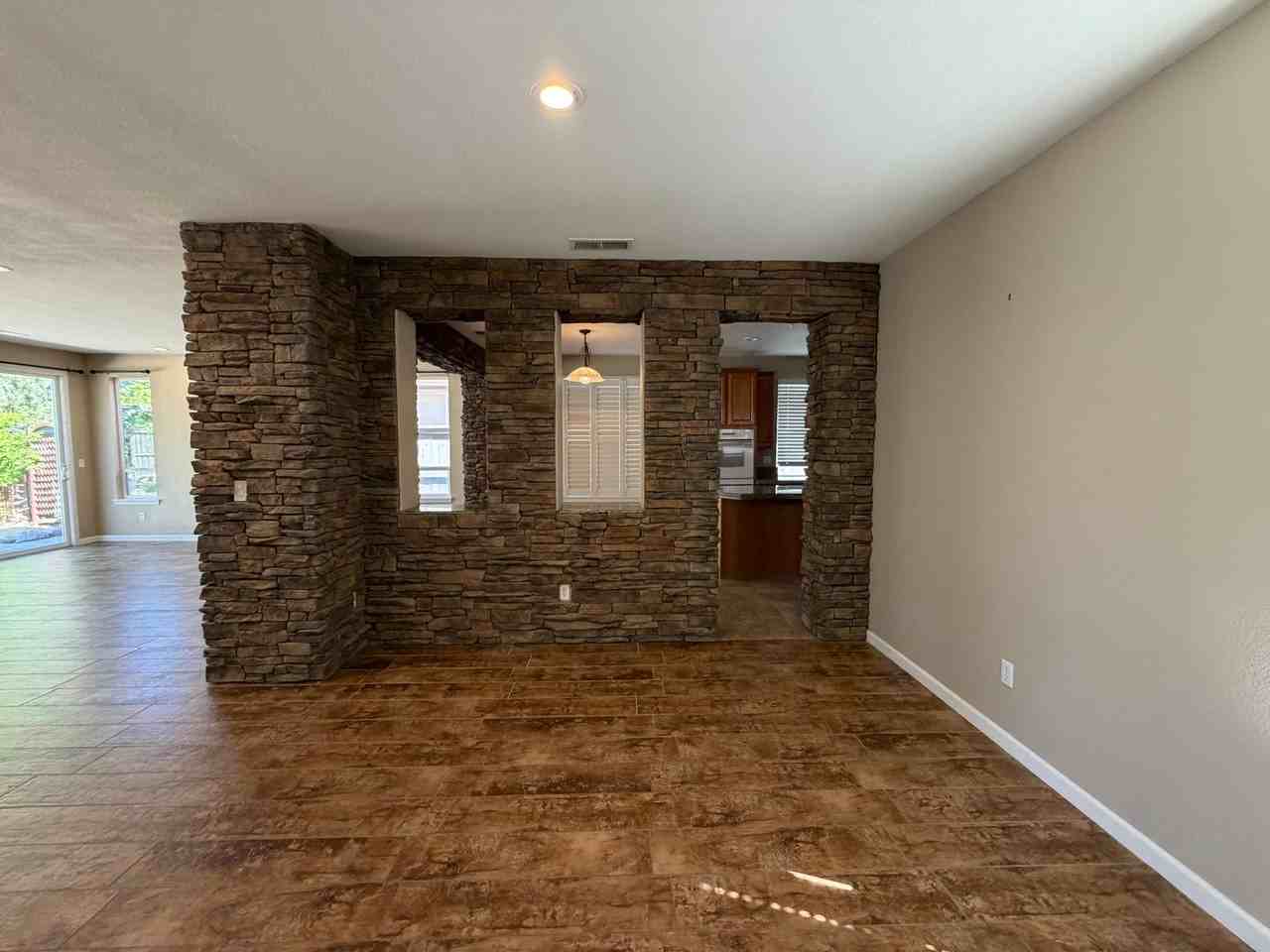 485 Cicada Ct - Photo 7 of 22